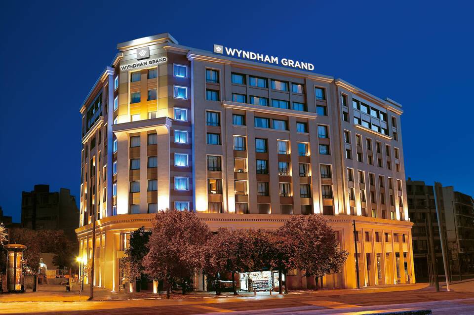 Zeus Wyndham Grand Athens 1