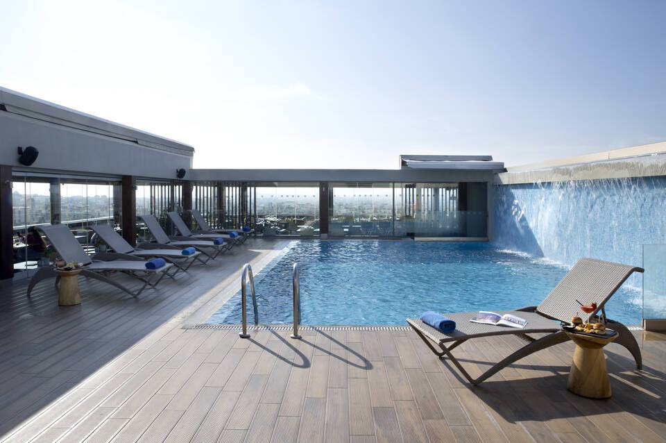 Zeus Wyndham Grand Athens 2