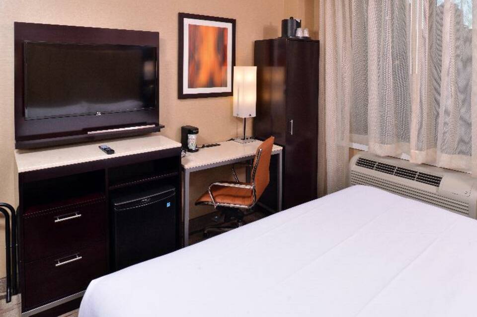 Holiday Inn New York City - Times Square 2