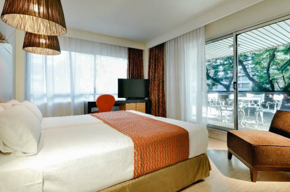 Hesperia Sevilla 2