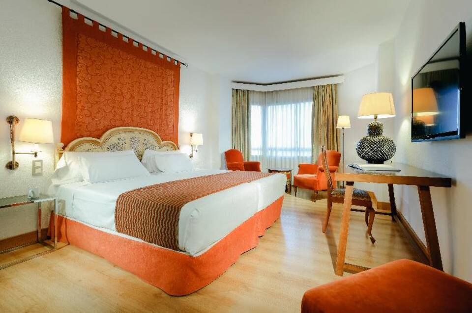Hesperia Sevilla 3