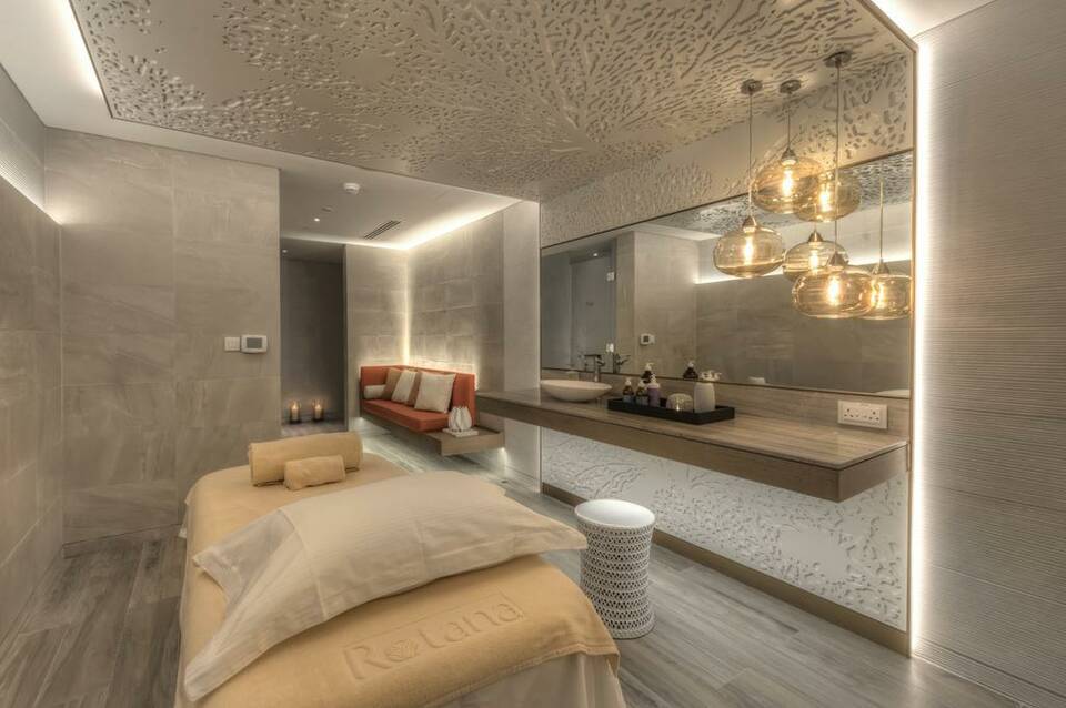 Al Bandar Rotana Creek 5