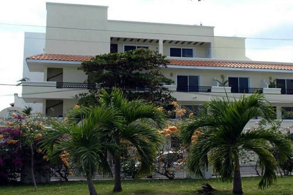 El Campanario Hotel & Estudios 4