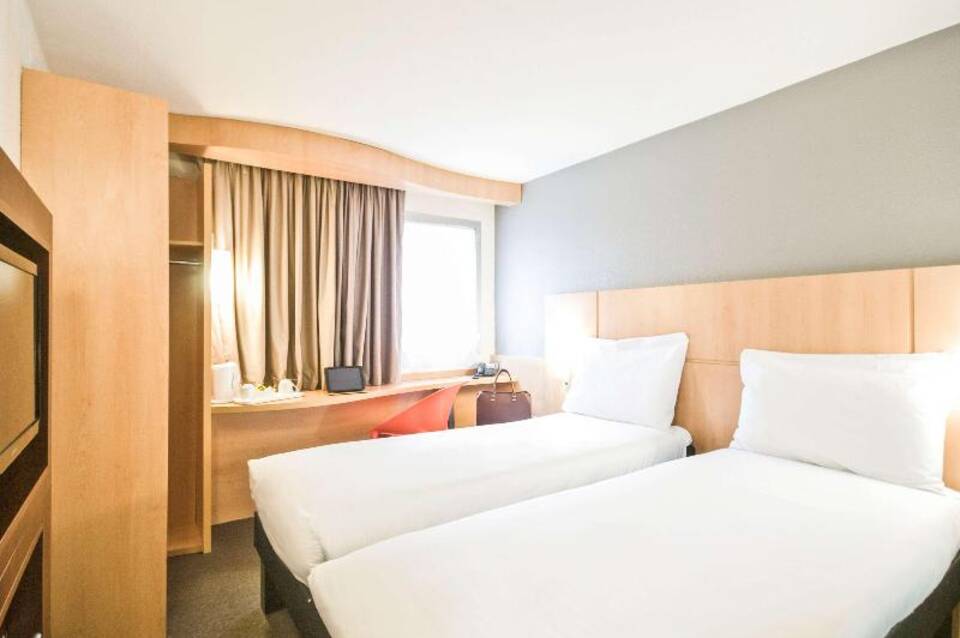 ibis London Heathrow Airport Hotel 4