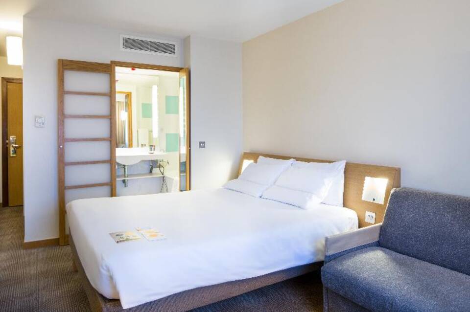 Novotel London Paddington 3