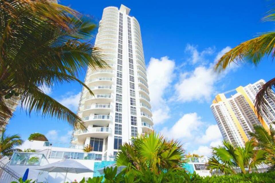 Marenas Beach Resort 1
