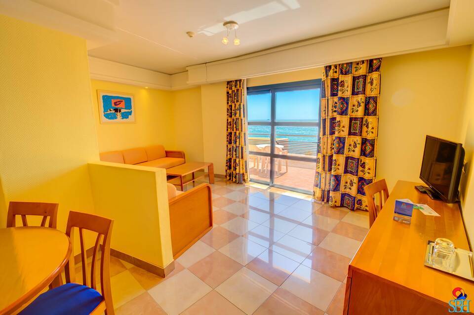 SBH Crystal Beach Hotel & Suites 4