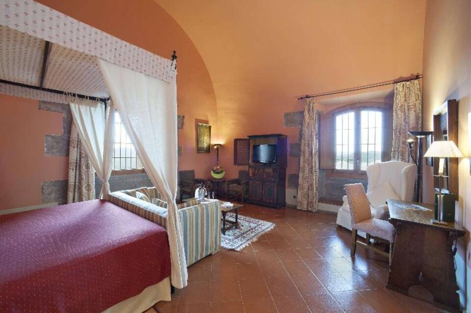 Parador De Cardona 4
