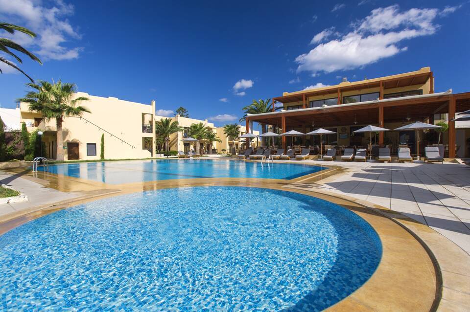 Atlantis Beach Hotel & Spa 1