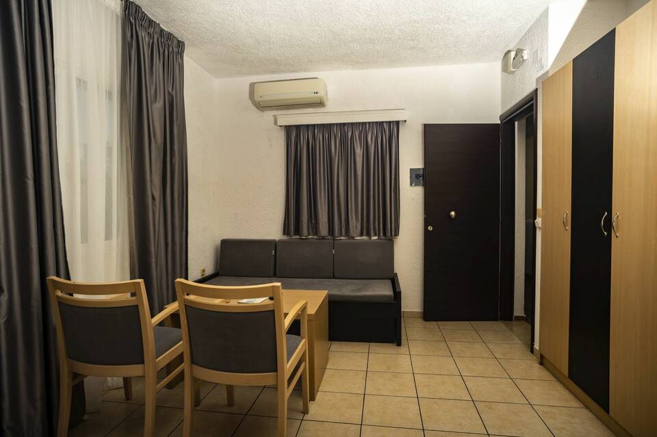 Alikes Suites & Studios 5