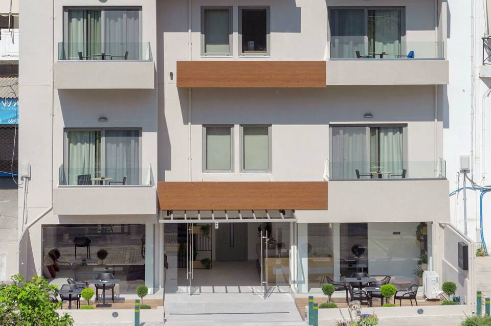 The City Hotel & Suites 2