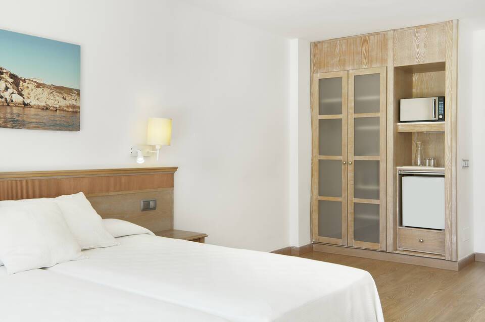 Iberostar Waves Club Cala Barca 4
