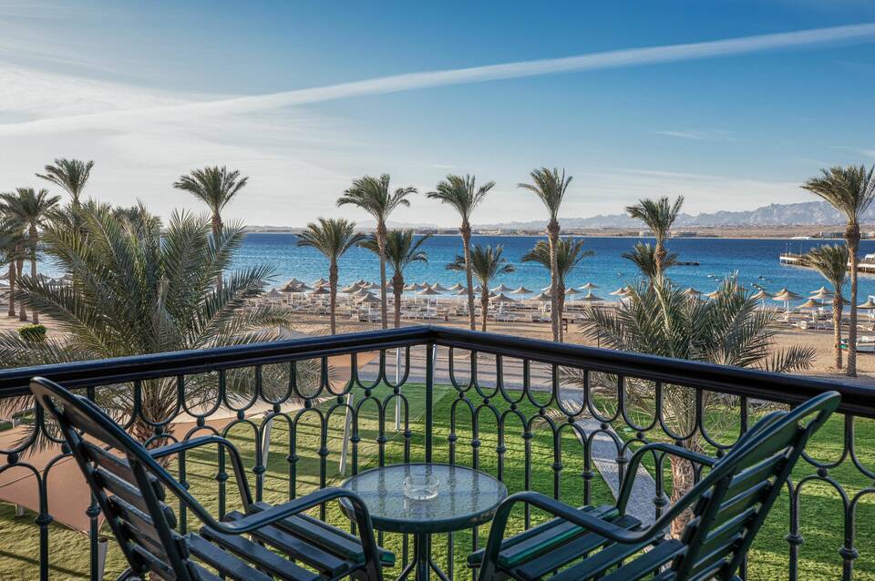 V Beach Resort - Sahl Hasheesh 4