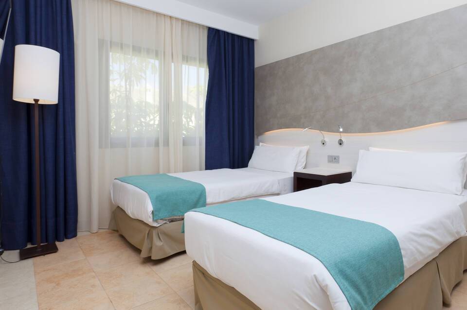 Impressive Playa Granada Golf 4