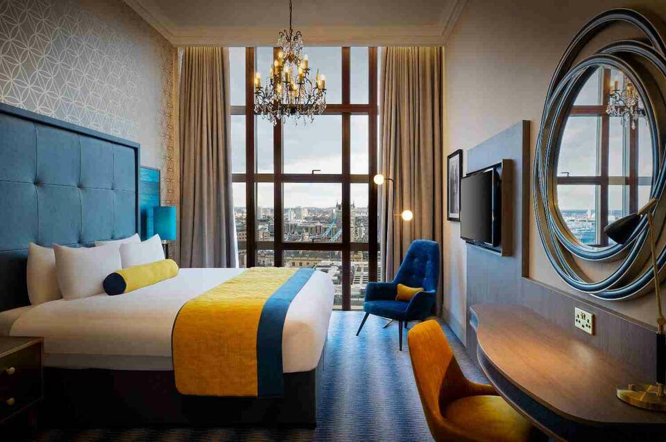 Leonardo Royal Hotel London City 2