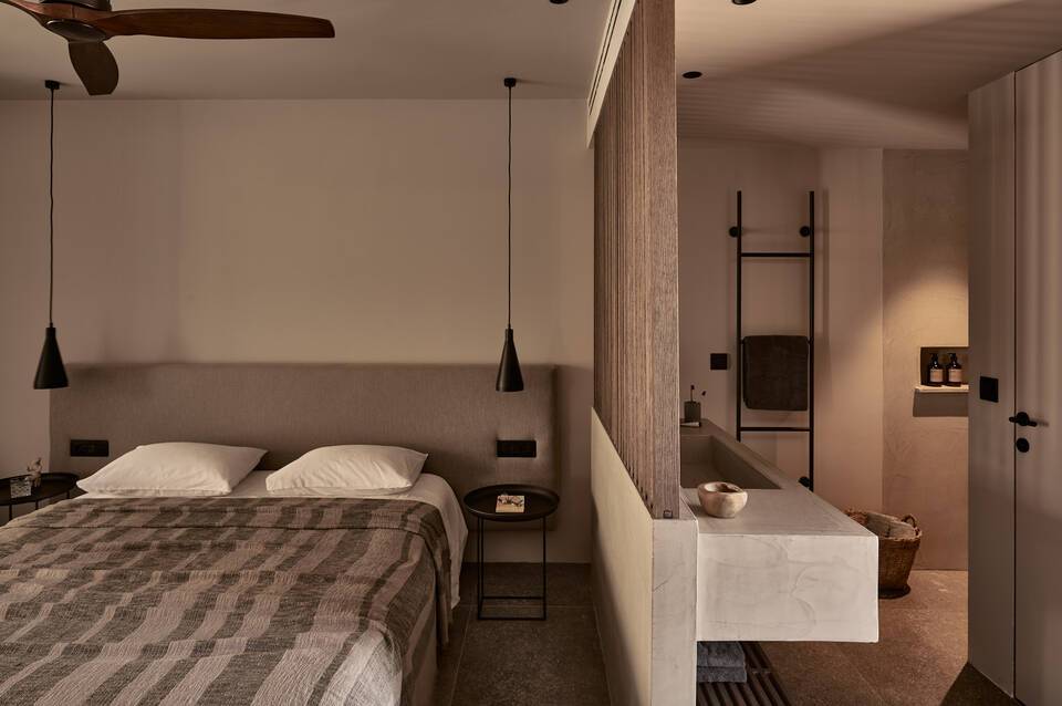Theros All Suite Hotel 3