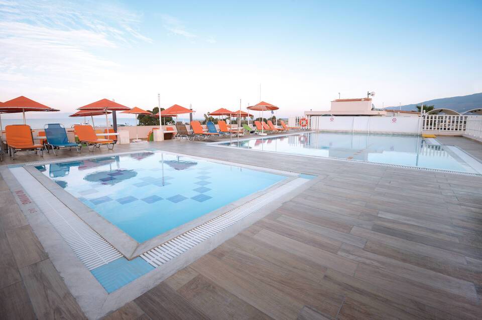 Kosta Palace City Hotel 1