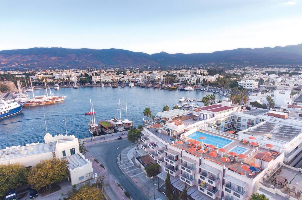 Kosta Palace City Hotel 2