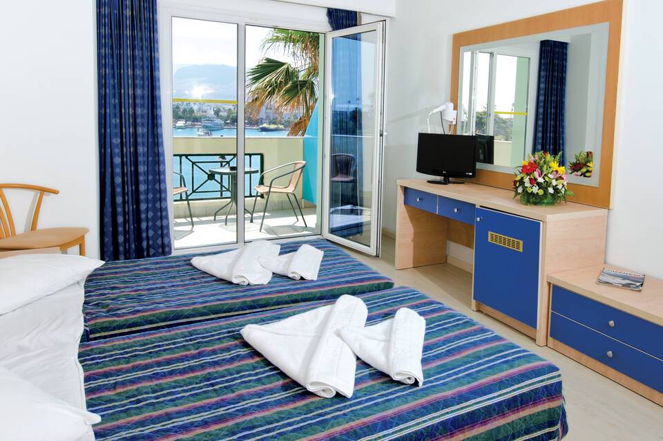 Kosta Palace City Hotel 5