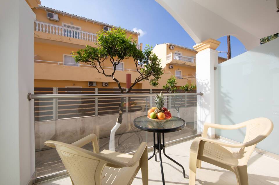 Hotel Lefkimi 2