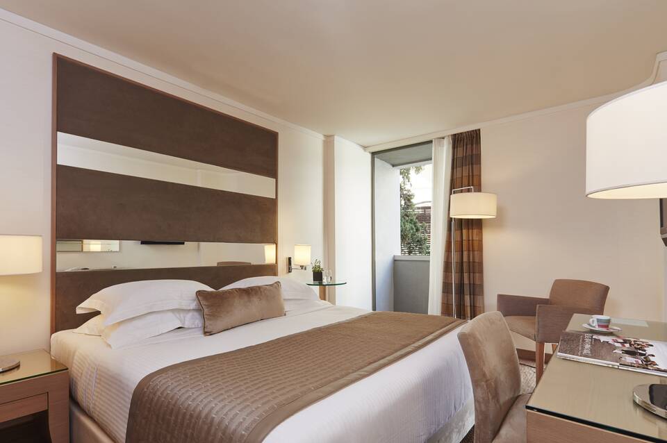 Galaxy Hotel 4