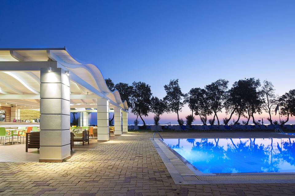 Malia Bay Beach Hotel & Bungalows 2
