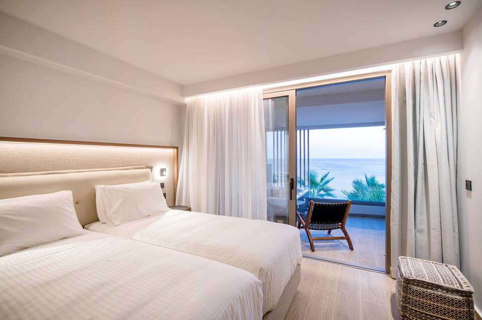 AKASHA Beach Hotel & Spa 3