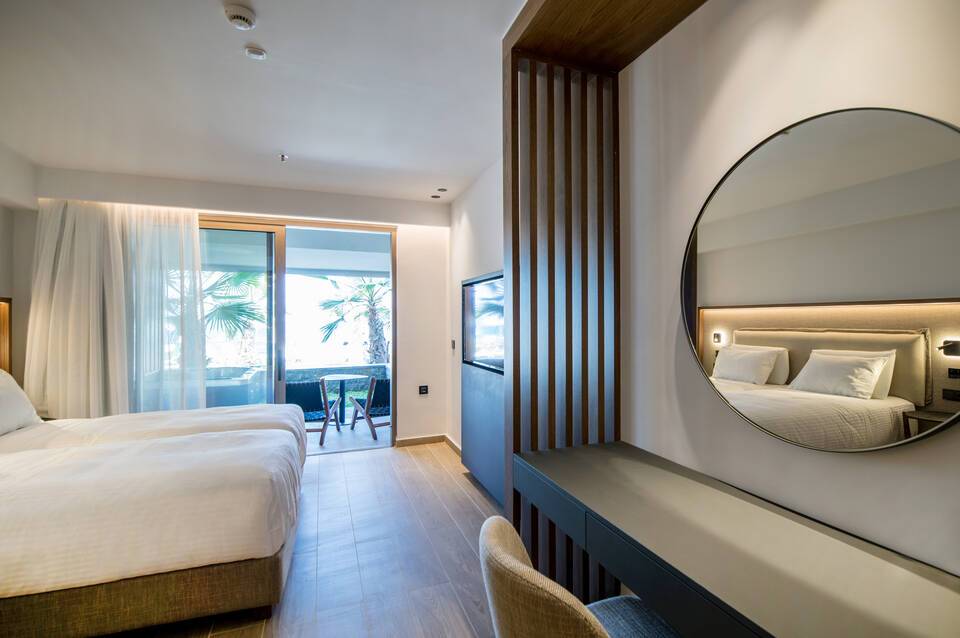 AKASHA Beach Hotel & Spa 4
