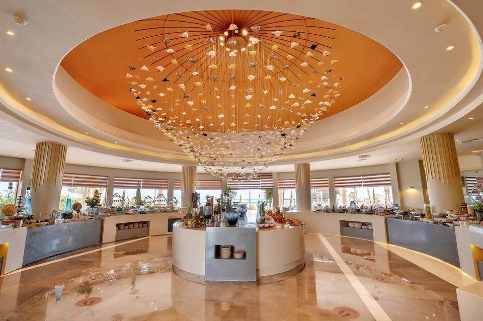 Rixos Premium Magawish Suites & Villas 4