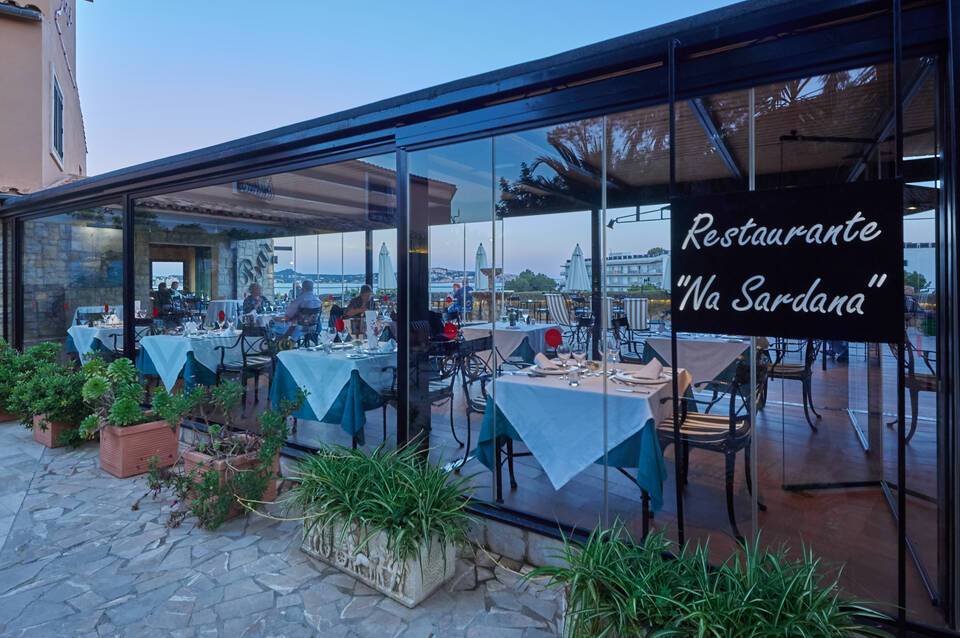 Hotel Petit Cala Fornells 5