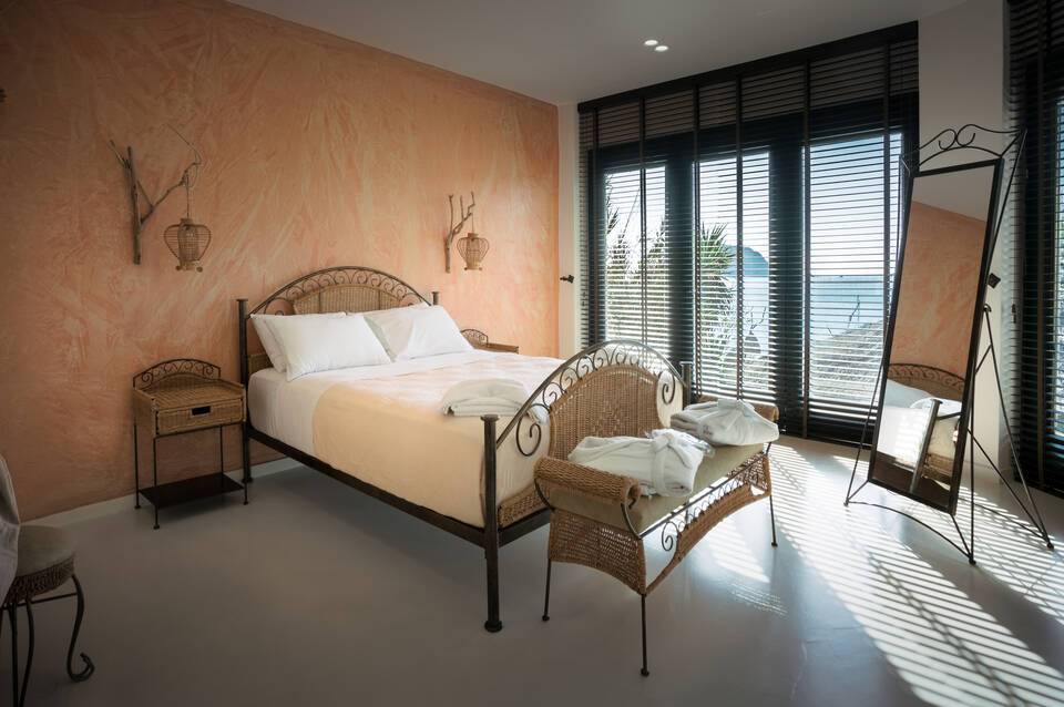 Gloria Maris Hotel Suites & Villas 5