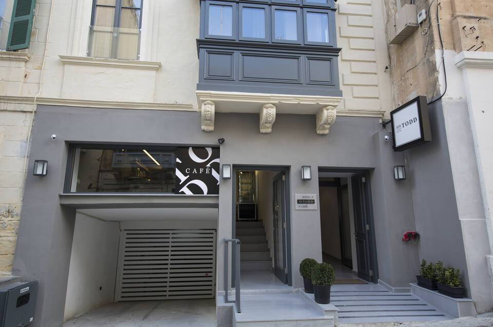 Mr. Todd Hotel 1