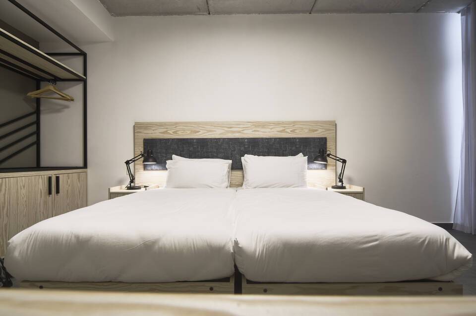 Mr. Todd Hotel 2