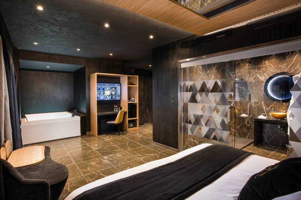 H Hotel 4