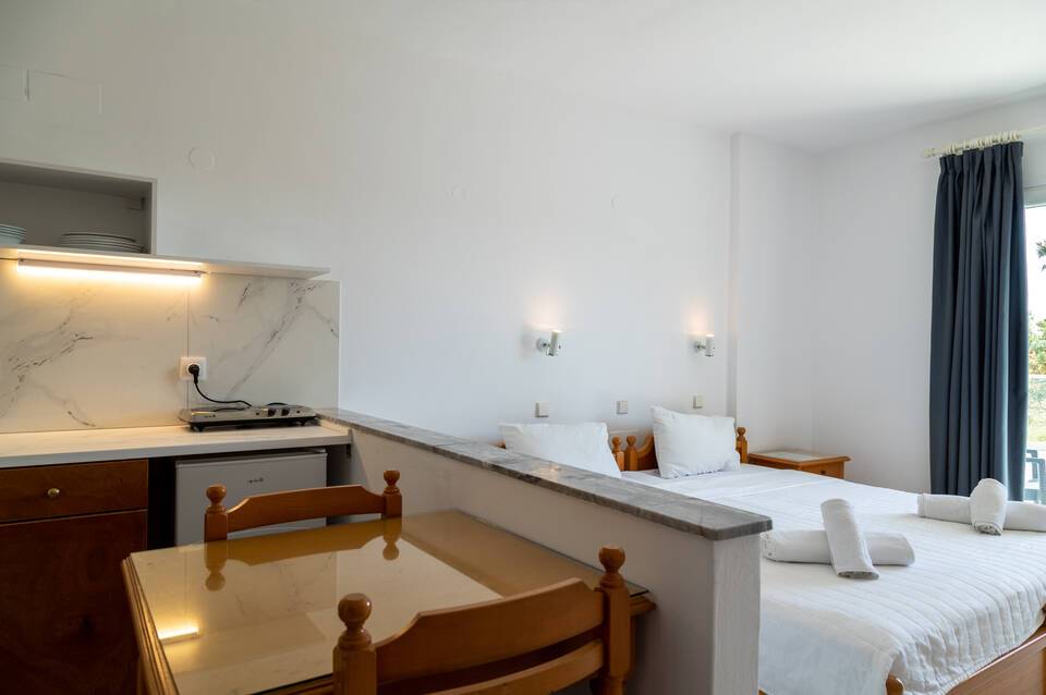 Miros Hotel Apartments 3