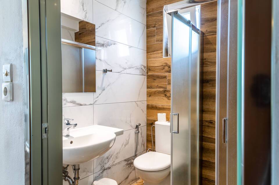 Miros Hotel Apartments 5