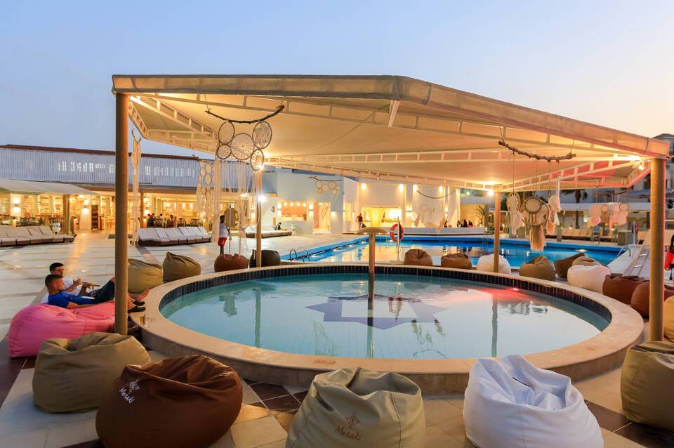 Meraki Resort 1