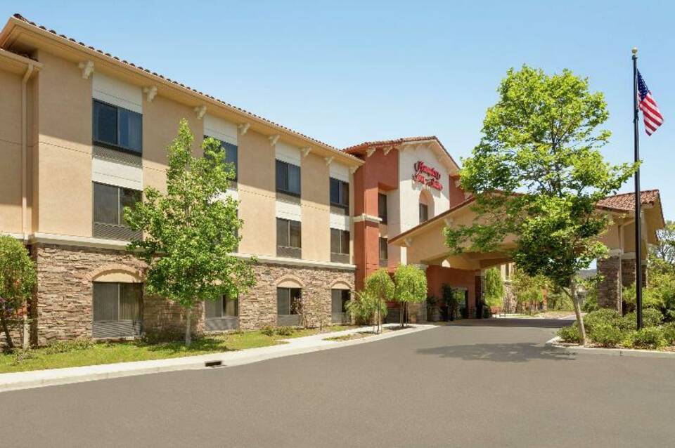 Hampton Inn & Suites Thousand Oaks 2