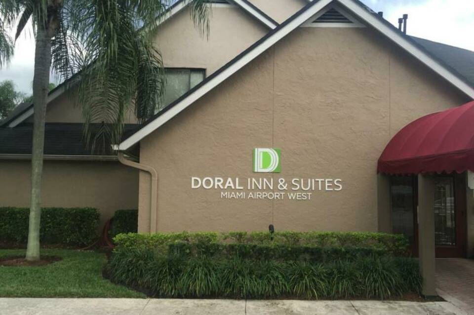 Doral Inn & Suites Miami Airport West 1