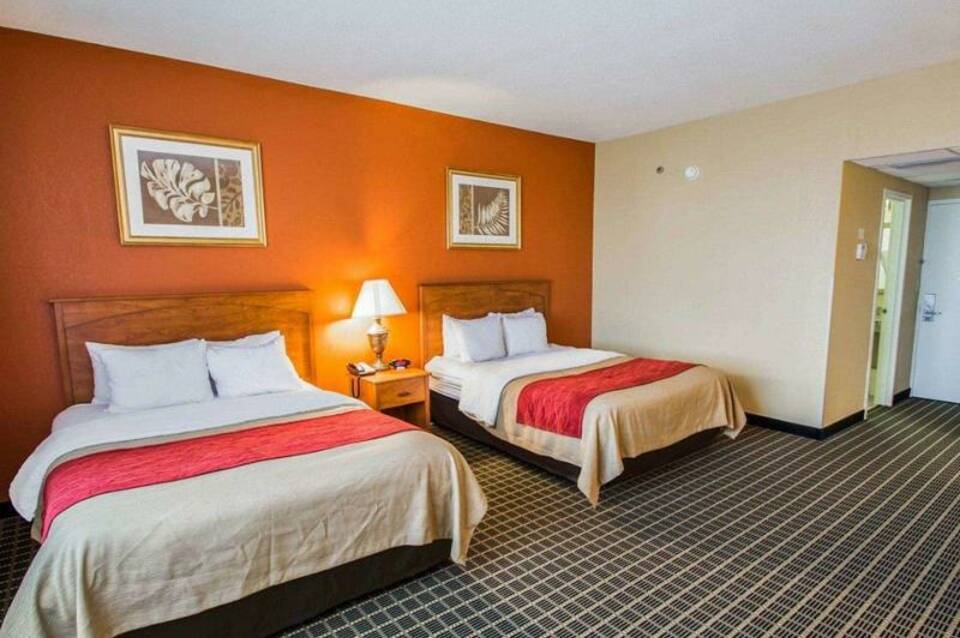 Clarion Inn & Suites Miami Airport 2