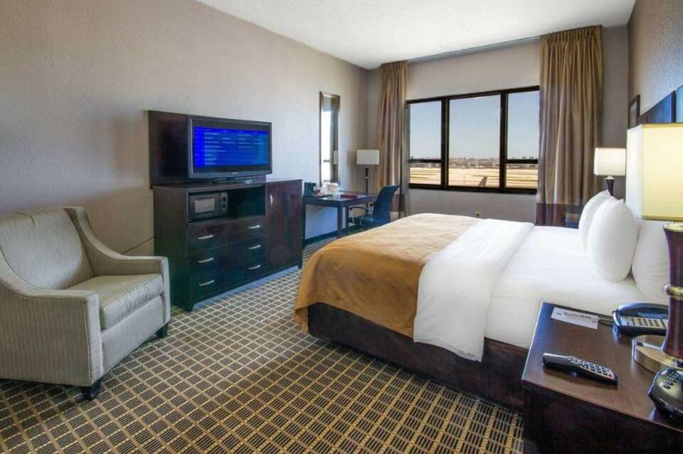 Clarion Inn & Suites Miami Airport 4
