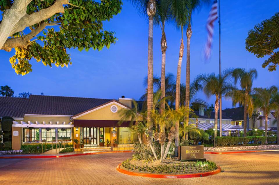 Clementine Hotel & Suites Anaheim 2