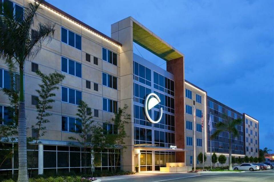 Element Miami International Airport 5