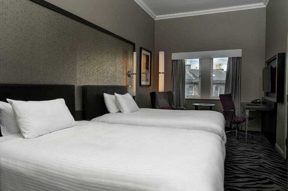 DoubleTree by Hilton Hotel Edinburgh City Centre 3