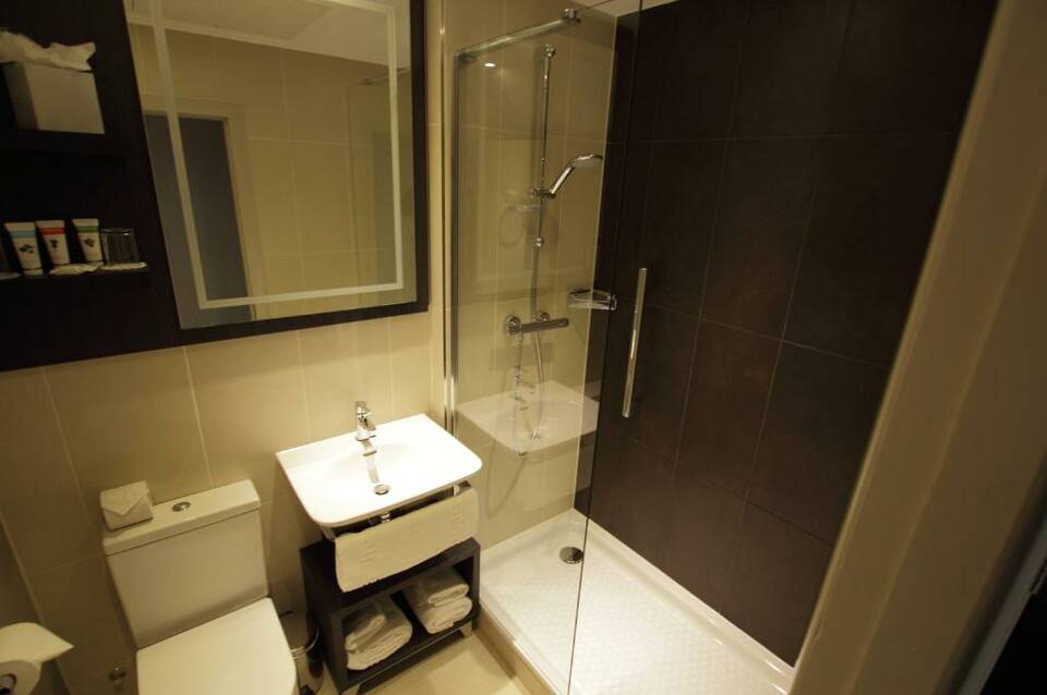 DoubleTree by Hilton Hotel Edinburgh City Centre 4