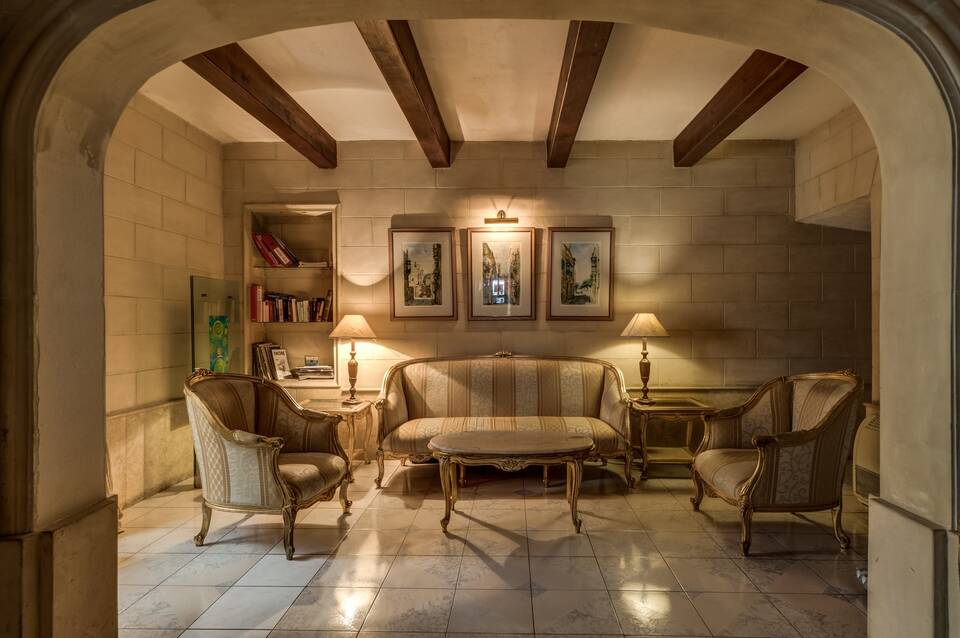 Castille Hotel 5