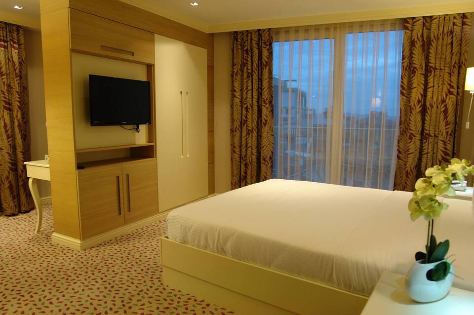 Le Mirage Hotel 4