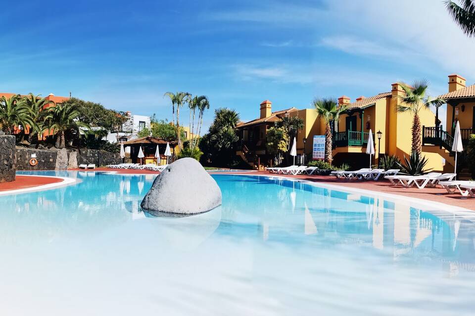 Apartamentos Oasis San Antonio 5
