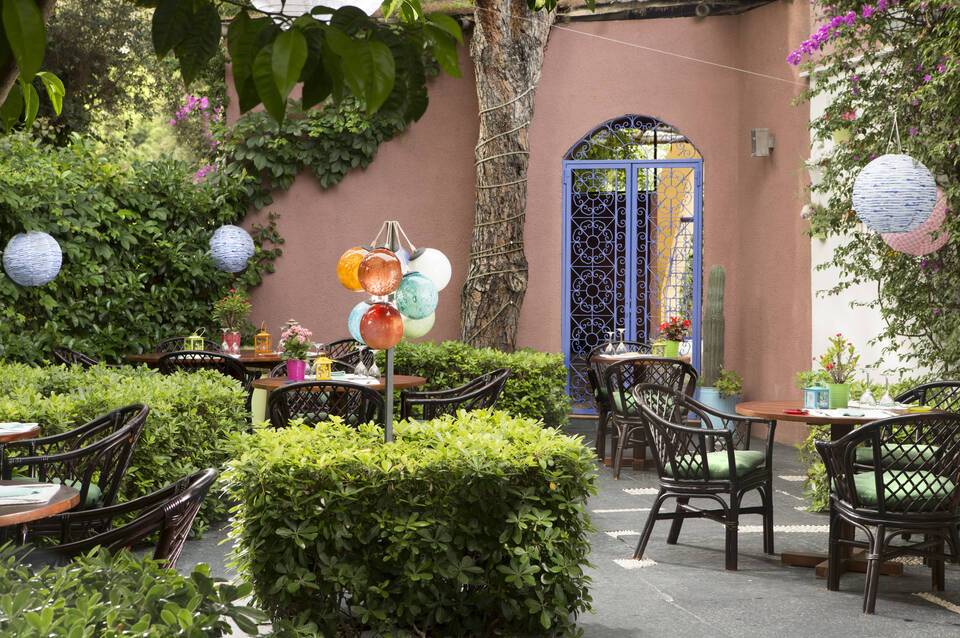 Dionysos Hotel 4