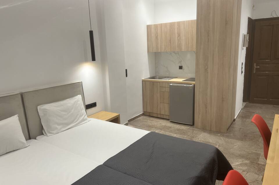 Saint Spiridon Hotel 1